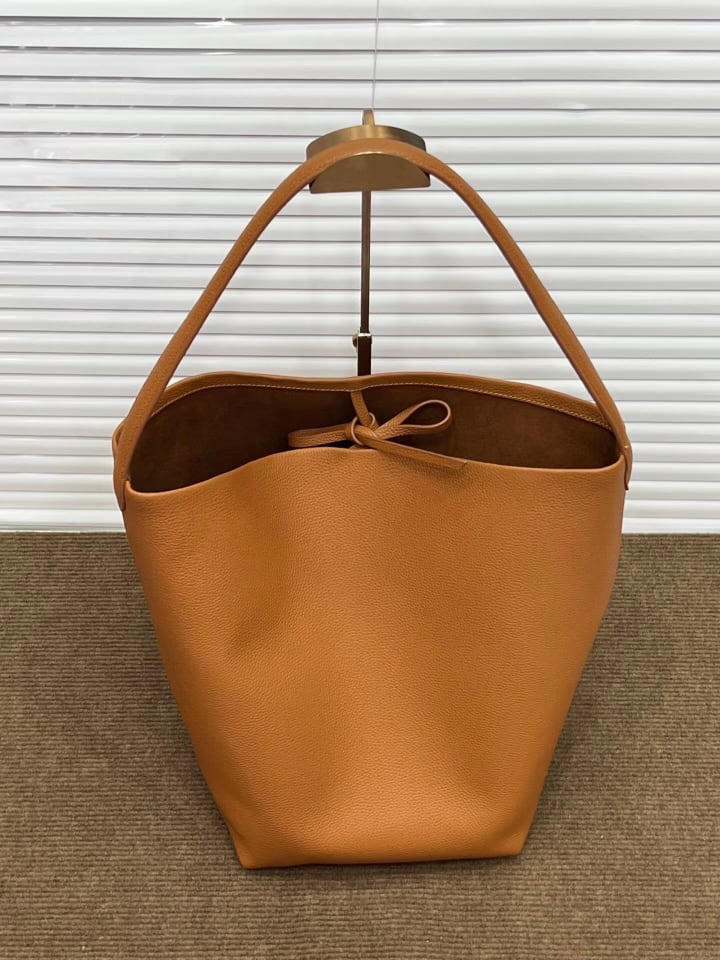 TROW - Leather Large Tote