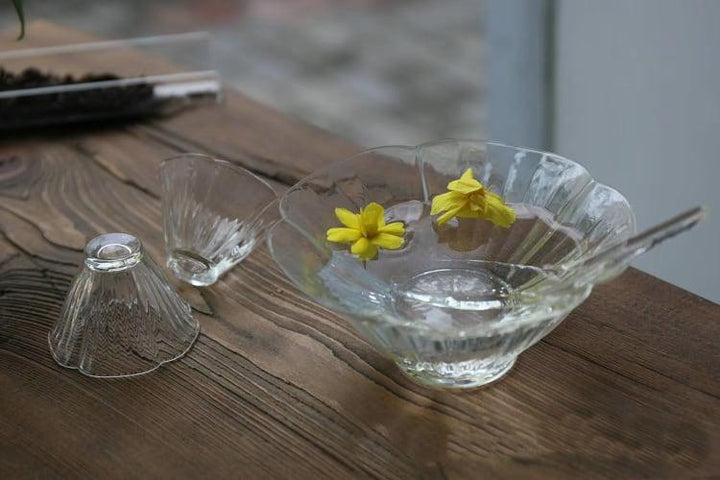 Japanese High Temperature Resistant Flower-shaped Glass Tea Bowl & Spoon Set ｜ Chawan Set - www.zawearystocks.com