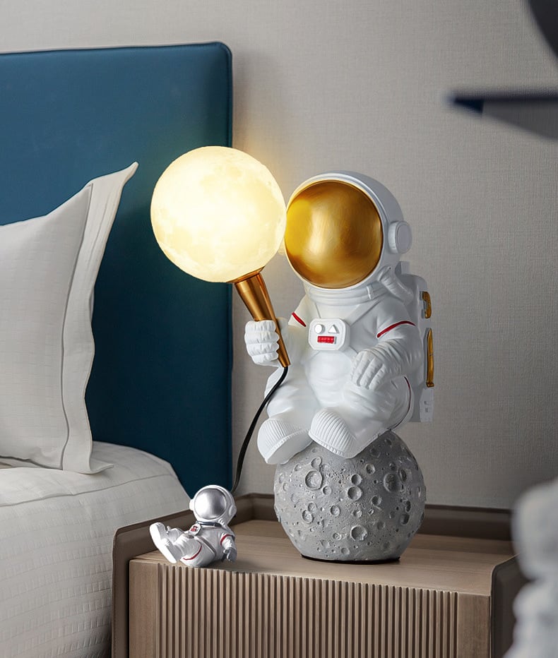 Resin Spaceman Decorative Table Lamp