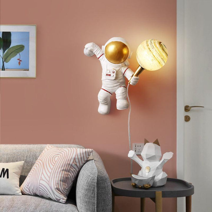 Resin Spaceman Decorative Table Lamp - Moku Park